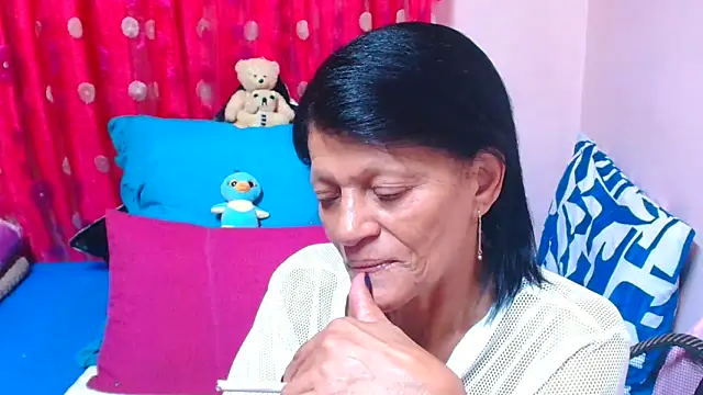 XXX chat uživo modela SLUTTYROXY