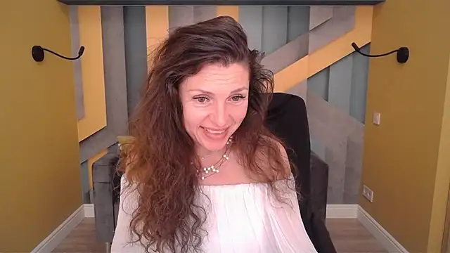 EllaLong Live XXX Chat