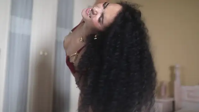 suzysuza Adlı Modelin Web Kamerası Şovu