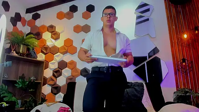 Chat XXX en directo de RomanCroft