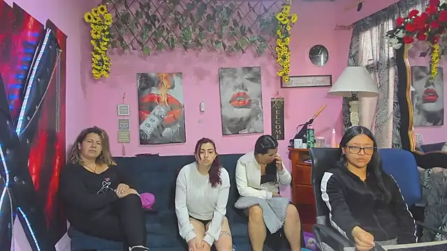 lesbiancuple élő XXX-chatje