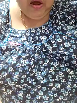 tamilthanushriのライブXXXチャット