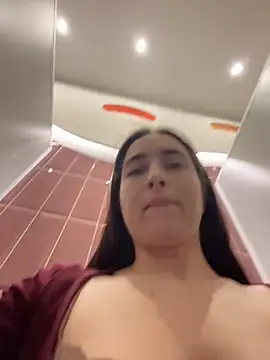 Holly_PlayのライブXXXチャット