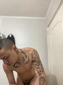 Czat XXX na żywo – AlphaMasterXxx