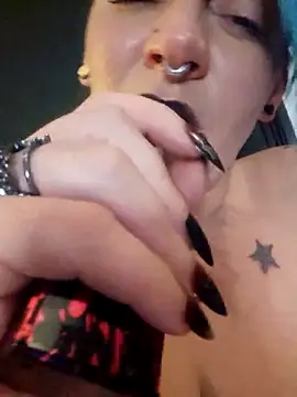 PinkTheHawk's Live XXX Chat