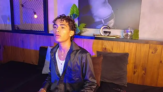 AlanCutee Chat XXX live