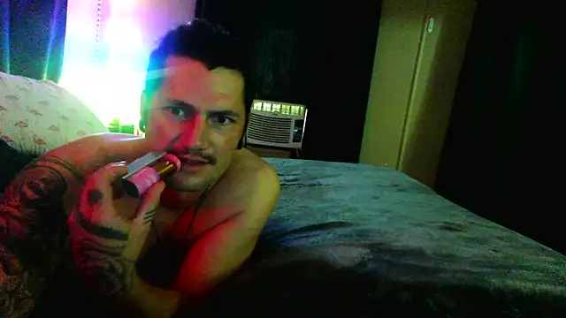 DaddysWetMouth: онлайн-секс-чат