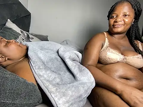 MissLola27: онлайн-секс-чат