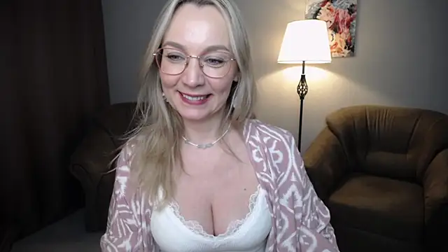 Ava_Elior élő XXX-chatje