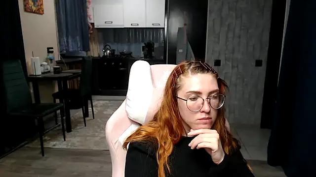 Reginasmilee Chat XXX live