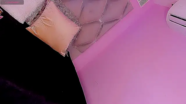 Daniiela_Emberのウェブカメラショー