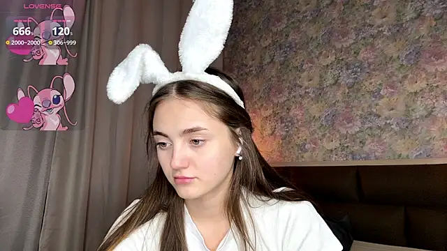 LoraDaviのライブXXXチャット