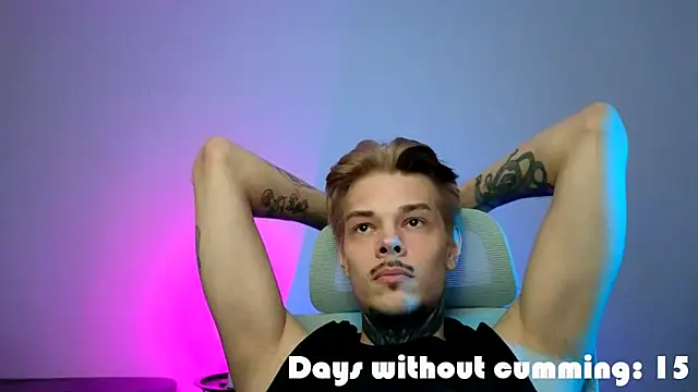 DENIS_HERE Pertunjukan Webcam