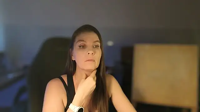 NoNudeElie's Live XXX Chat