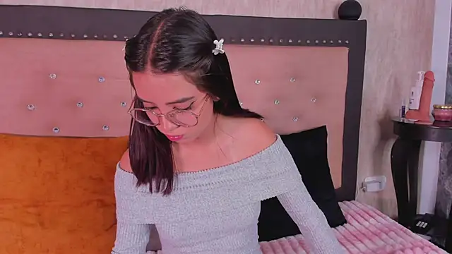 StefanyRousse's Live XXX Chat