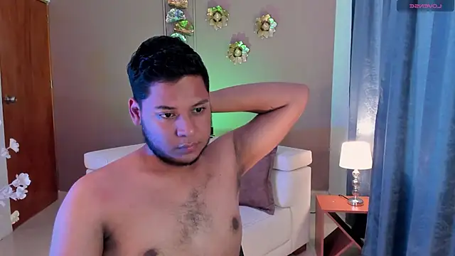 โชว์เว็บแคมของ Akon_2XXX