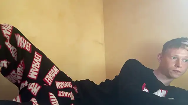 Show modela dreamy_devi1 na web-kameri