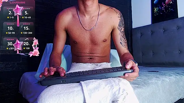 Pertunjukan Kamera Web Romancartier_1