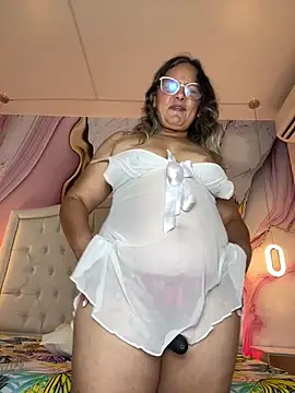 Lucy_Milf_474's Webcam Show