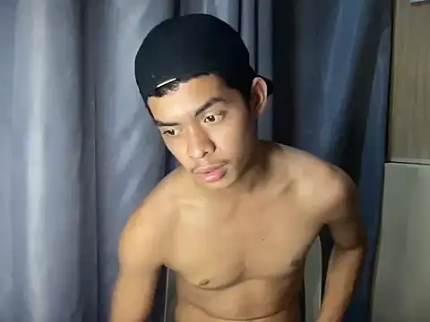 Show de yourhotasian_jhonpol16 na webcam