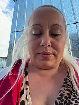 SabinaSweetyのライブXXXチャット