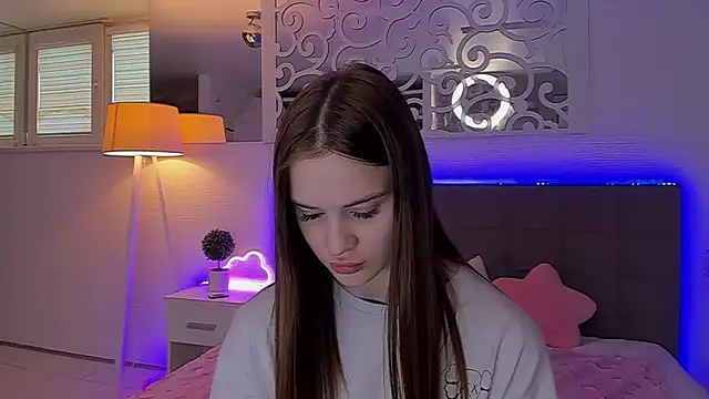 LuisaClover Live XXX Chat