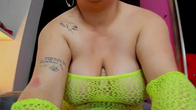 ScarletBigTitties – Live XXX-chat