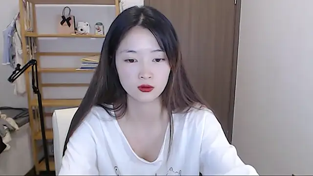 Mimi-cnbabyのライブXXXチャット