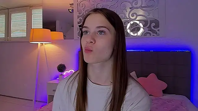 LuisaClover's Live XXX Chat