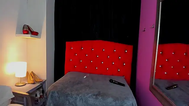 ScarletBigTitties Live XXX-Chat