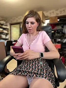 didihairypussy: διαδικτυακό σόου στην κάμερα