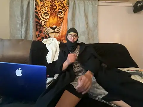 ThrowedWorldWide: διαδικτυακό σόου στην κάμερα