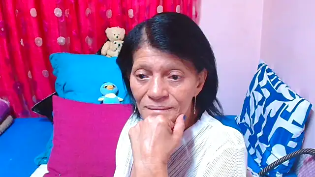 SLUTTYROXY élő XXX-chatje