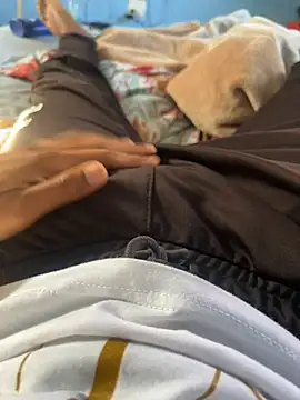 youngsterSA223 Show Webcam