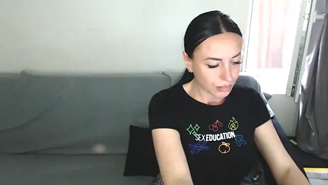 Chatroom XXX en direct de CloveLove