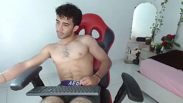 Caius_fox Adlı Modelin Canlı XXX Sohbeti