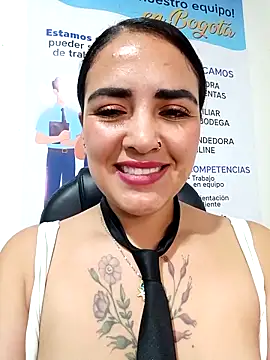 MAYE__13 Webcam-Show