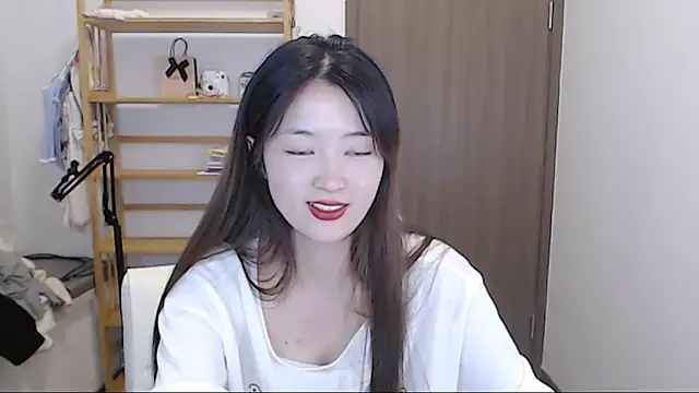 Mimi-cnbabyのライブXXXチャット