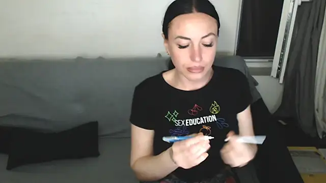 Chatroom XXX en direct de CloveLove