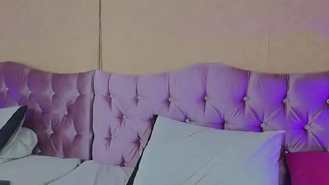 Онлайн чат XXX Missy_22_