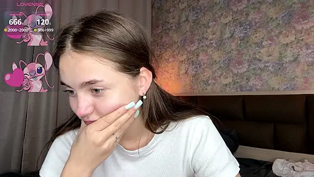 LoraDavi live XXX chat