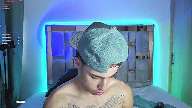 orionblaze69_: διαδικτυακό σόου στην κάμερα