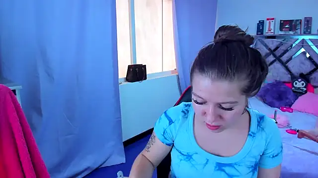 XXX chat uživo modela Luna_Analya