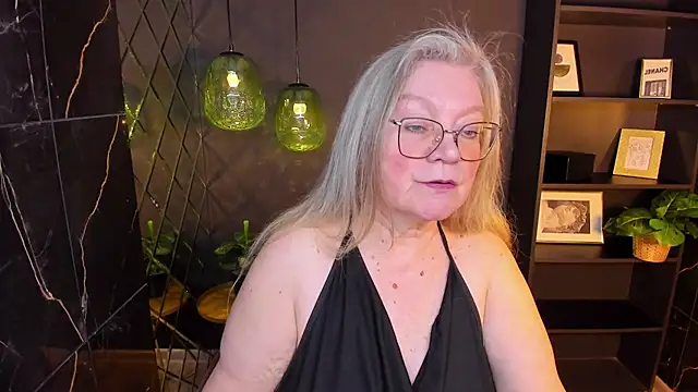 NataliMellow Adlı Modelin Canlı XXX Sohbeti