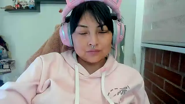 Chat XXX ao vivo de Shaddycute_