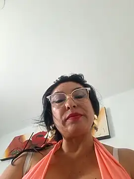 Chat XXX ao vivo de katysquirtdirty