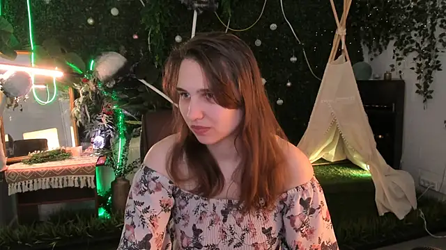 TessaMill élő XXX-chatje