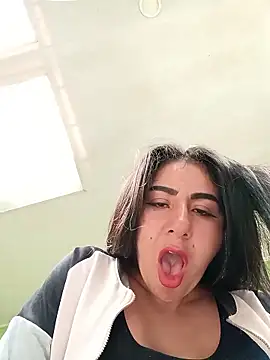 CAROLINE__07 élő XXX-chatje