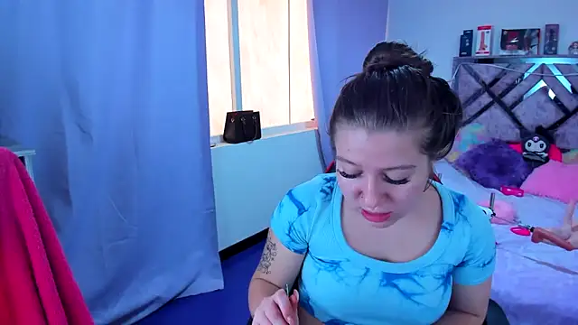 Chatroom XXX en direct de Luna_Analya