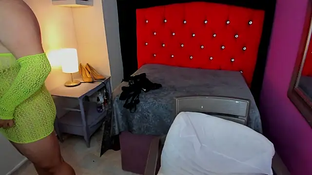 แชท XXX สดของ ScarletBigTitties